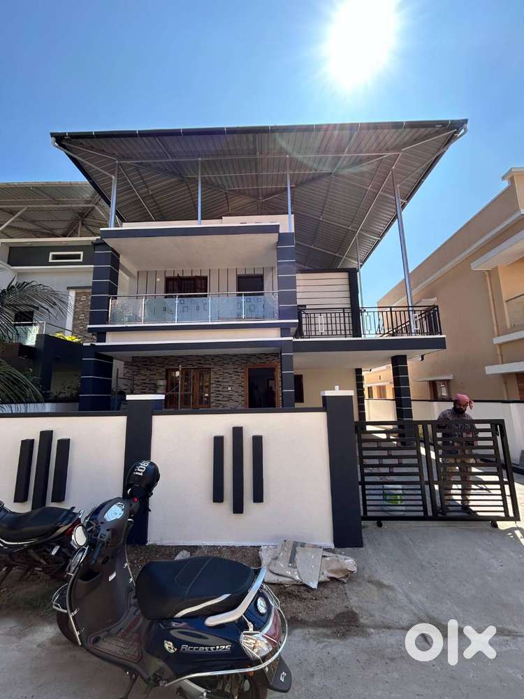 New 4 BHK Villa in Maryhill.