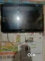 World tech  24 Inch Smart LED TV – Excellent Condition”