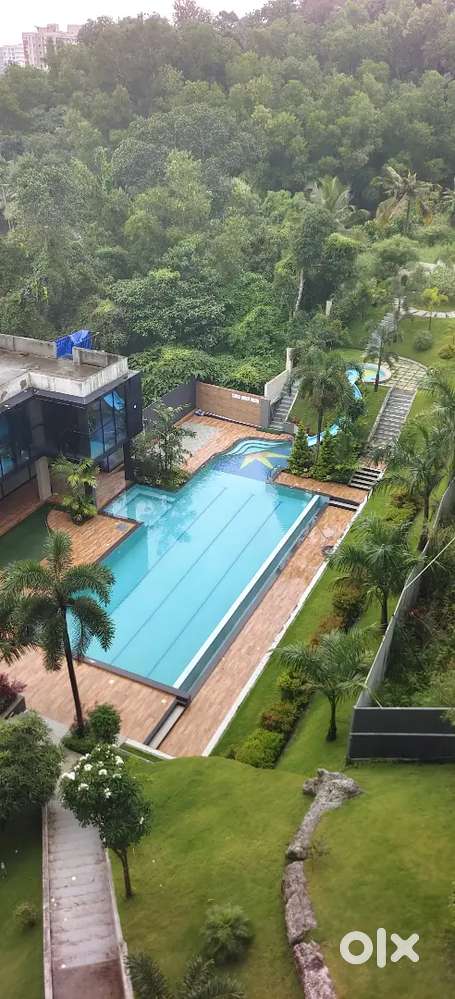 2 BHK SEMI FURNISHED WITH COVERED CAR PARKING FLAT FOR RENT.