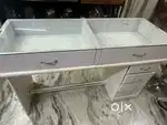 Nails table very good condition