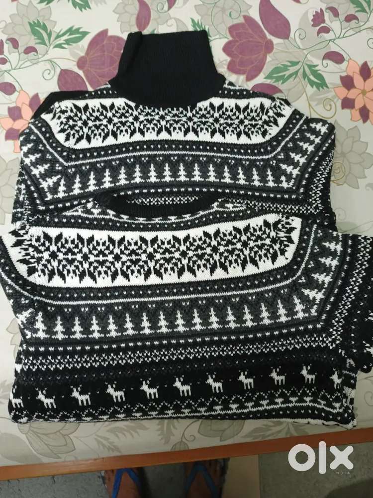 Christmas Sweater brand new for Norway market