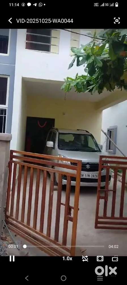 Beautiful house in 100 gaj plot