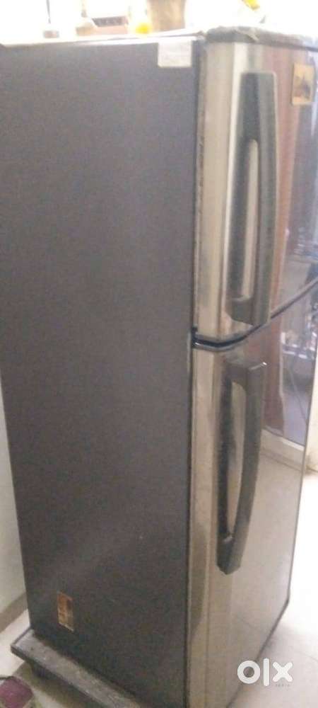 Samsung refrigerator 265 litres available for sale