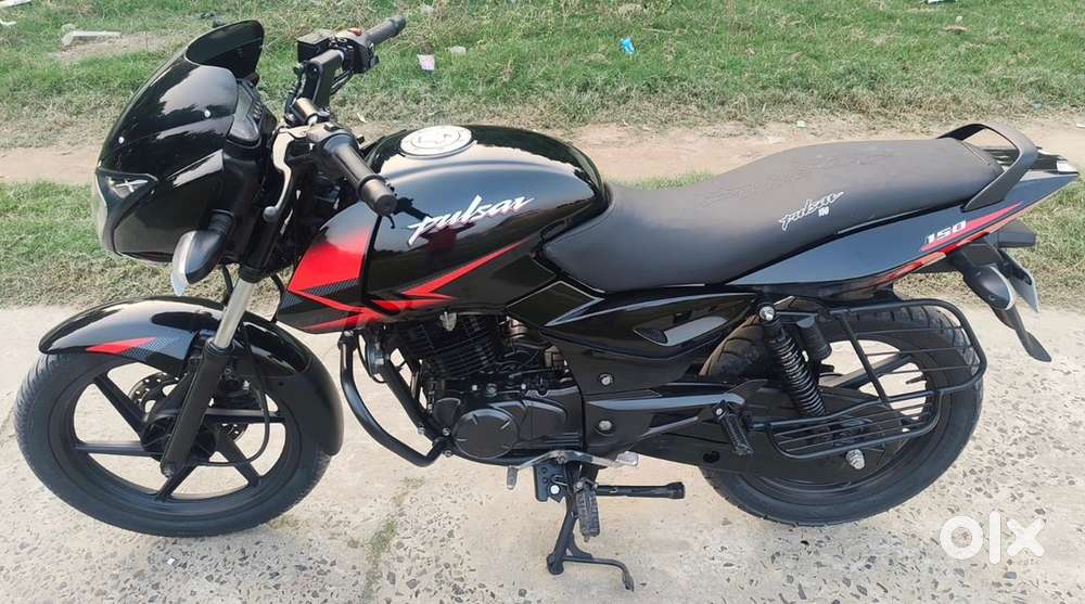 Bajaj pulsar 150 bs3 good condition ( Model 2015 )