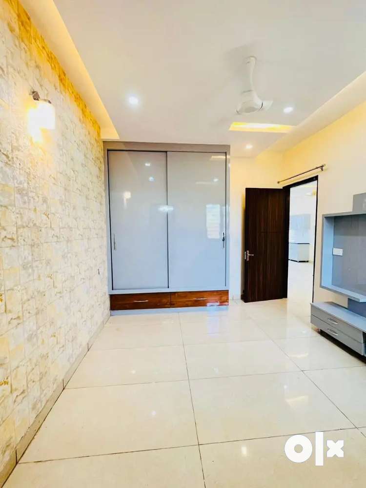 Ready to Move gated Society flat Rental income very good