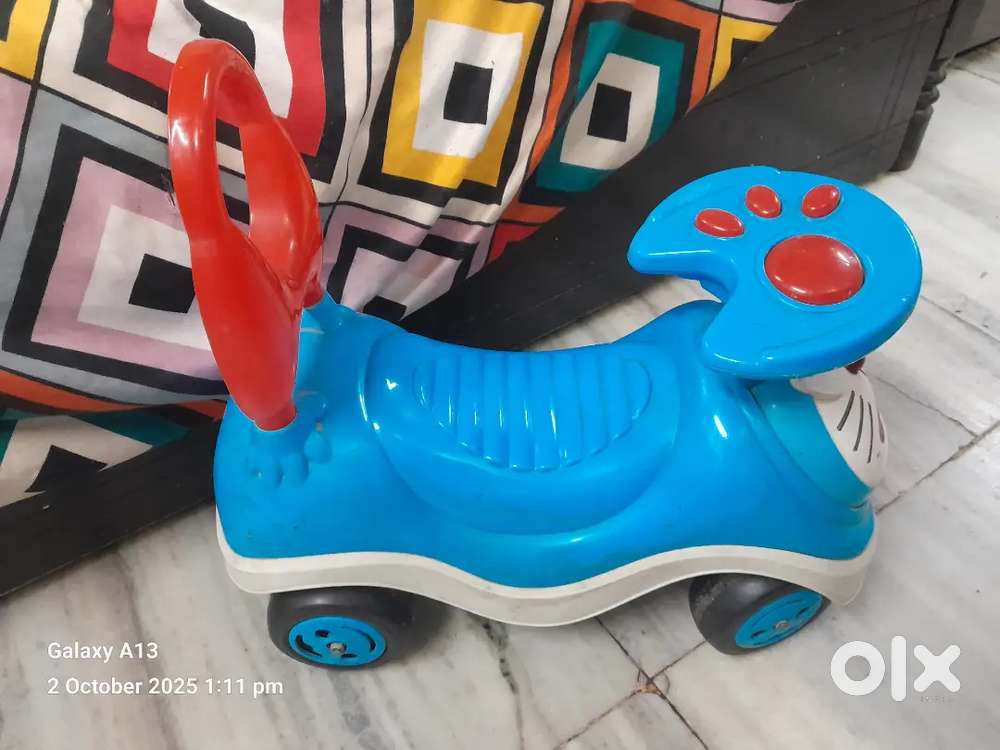Doremon push car