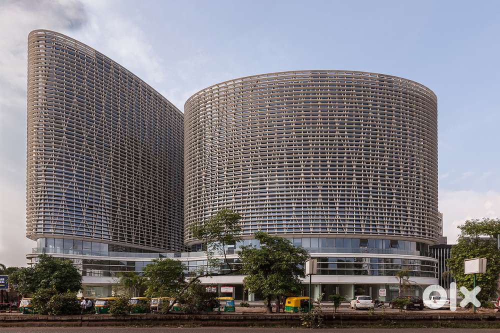 Luxurious Office Space Available On Prime Location - S.G. Highway