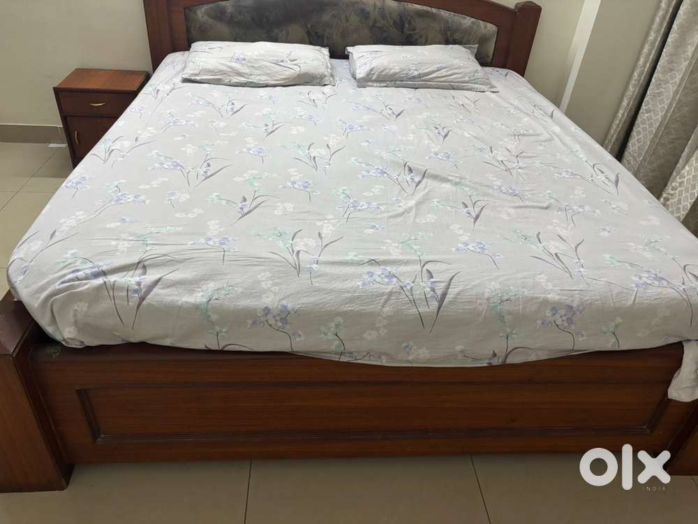 King size double bed with Teak Vineer