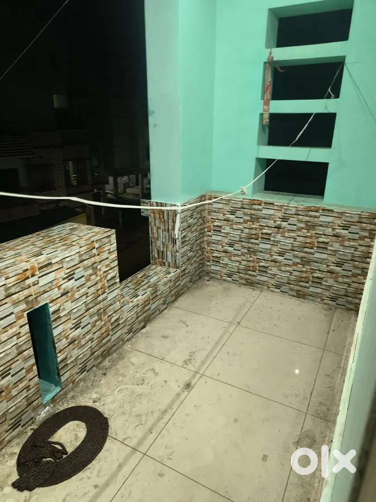 I need a genuine boys roomate urgently