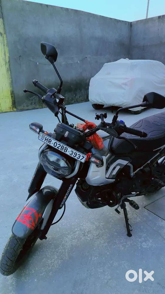 Bajaj Freedom Top model grey CNg+petrol