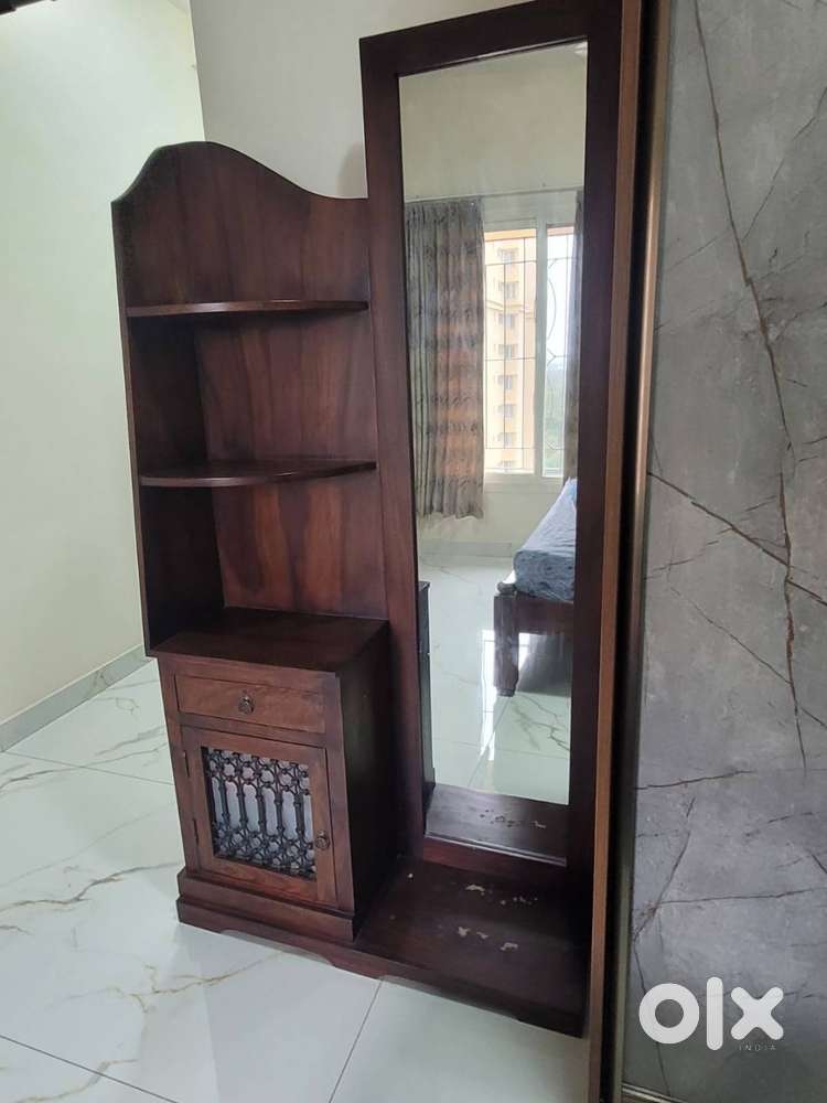 Dressing table with shelf of solid Sheesham wood - Excellent condition