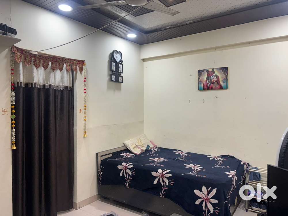 Independent 1 Rk flate available on rent 9000