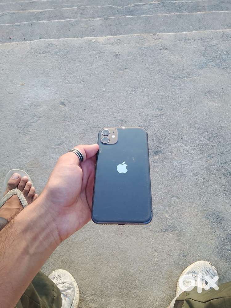 Iphone 11 perfect condition 100 percent battery all original