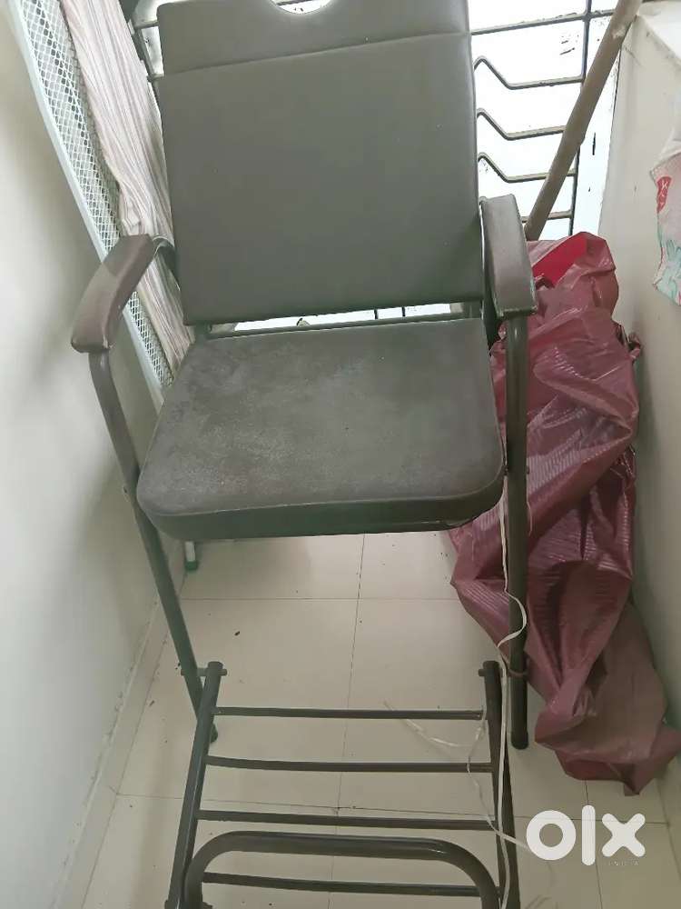 Parlour chair