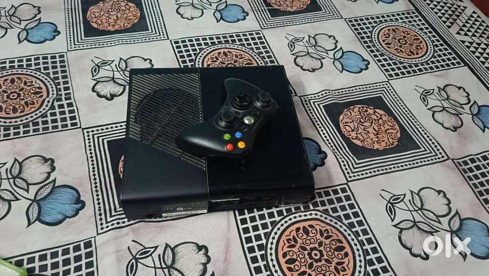 XBox - E Gameing Console