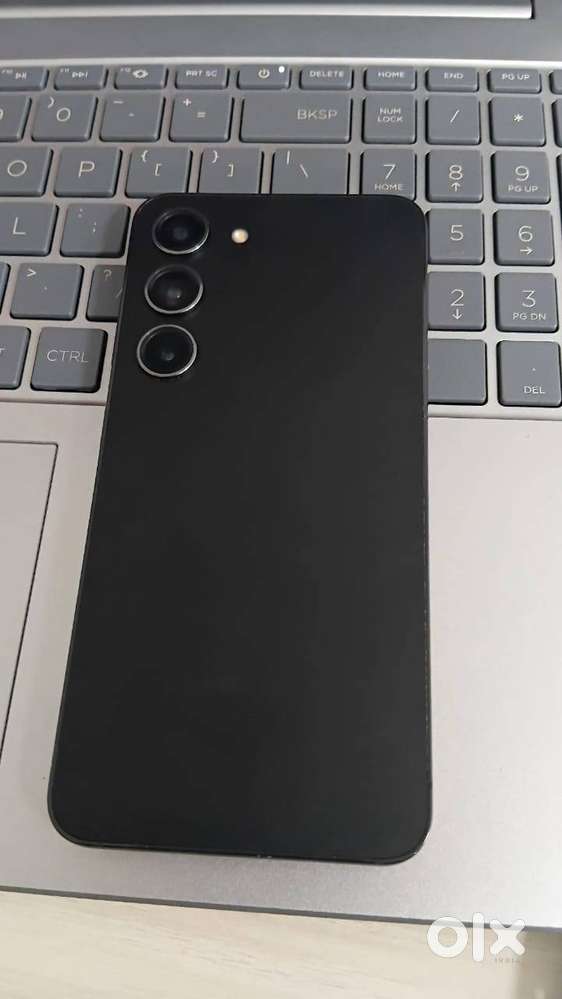 S23 5G with charger