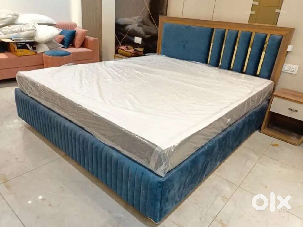 Luxurious design model Full lining king size bed available in starf