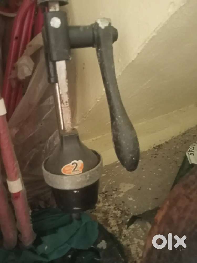 One hand manual juicer macine old