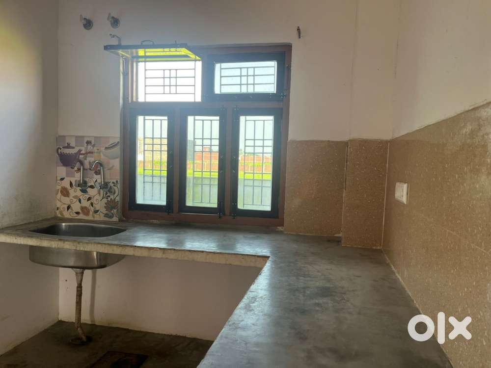 Independent 2bhk at 8000 near Regency hospitalBRD medical college road