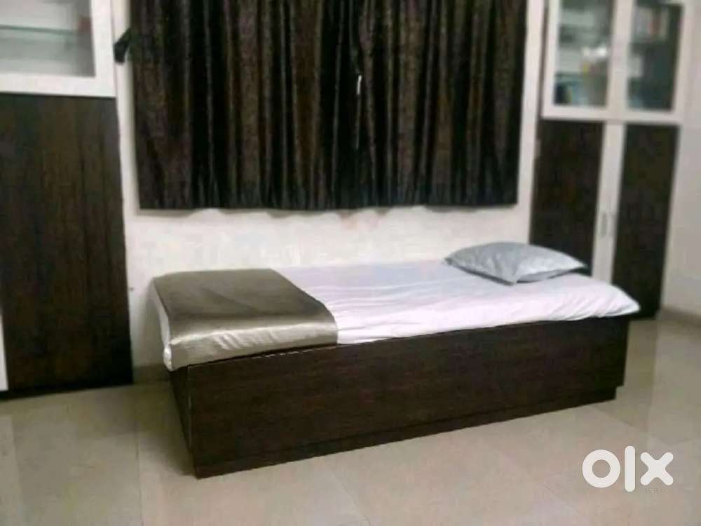 Room available for girls