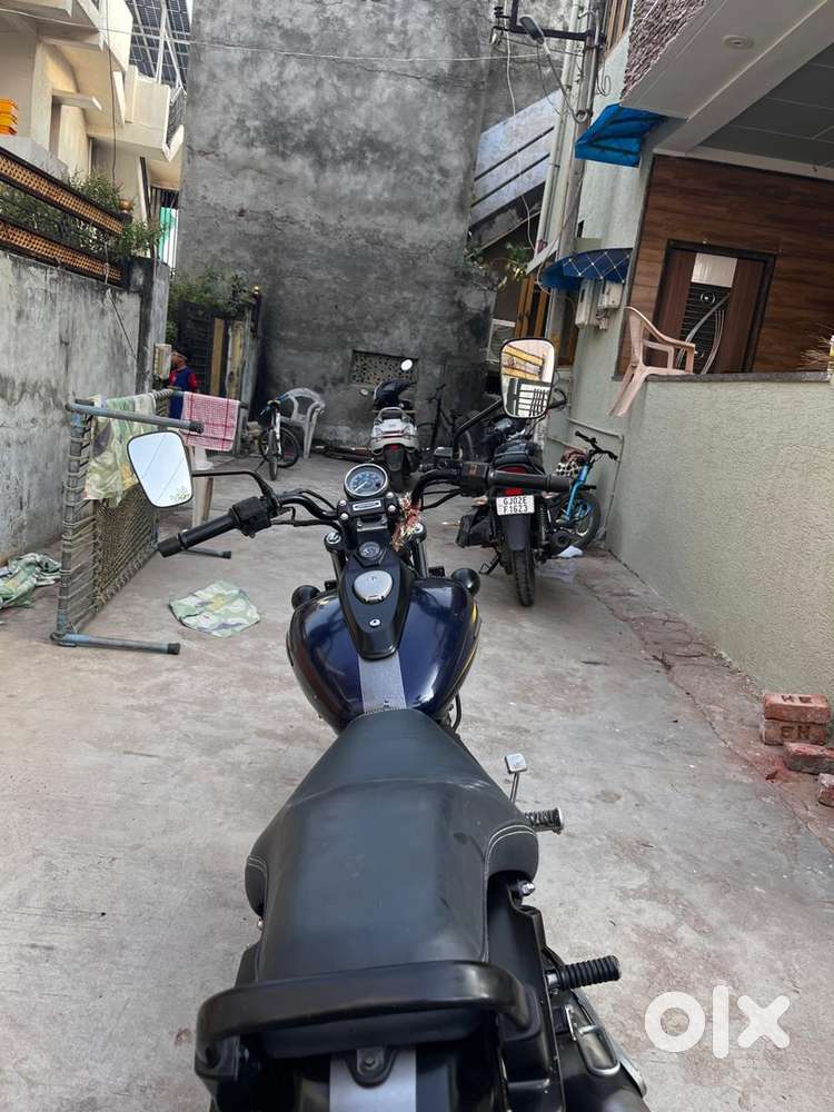 Bajaj Avenger street 150