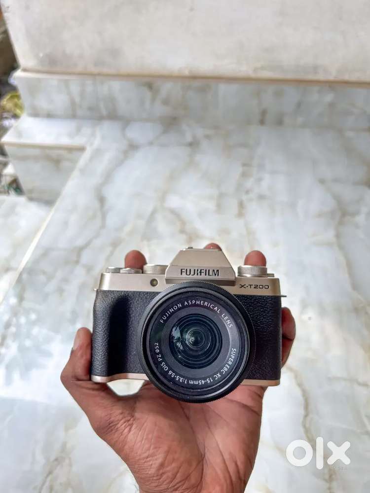 Fujifilm X series X-T 200 Mirrorless camera