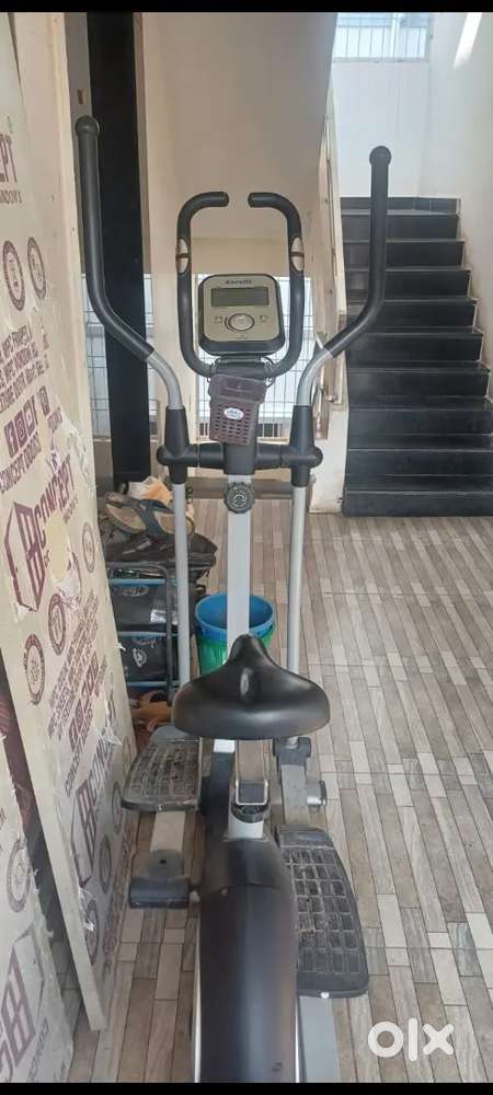 Exercise cycle for home