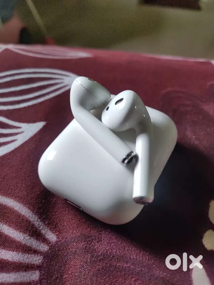 APPLE AIR PODS (2ND GEN)