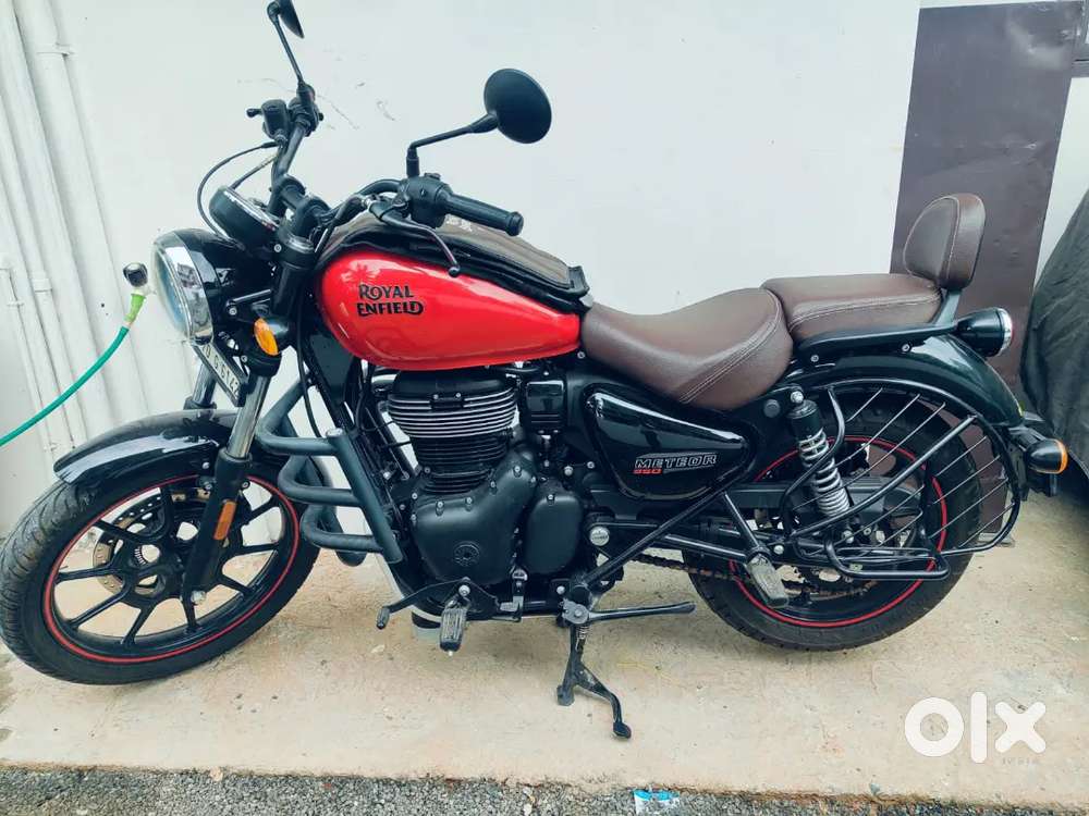 Royal Enfield meteor  2022 model 7500 klm single owner