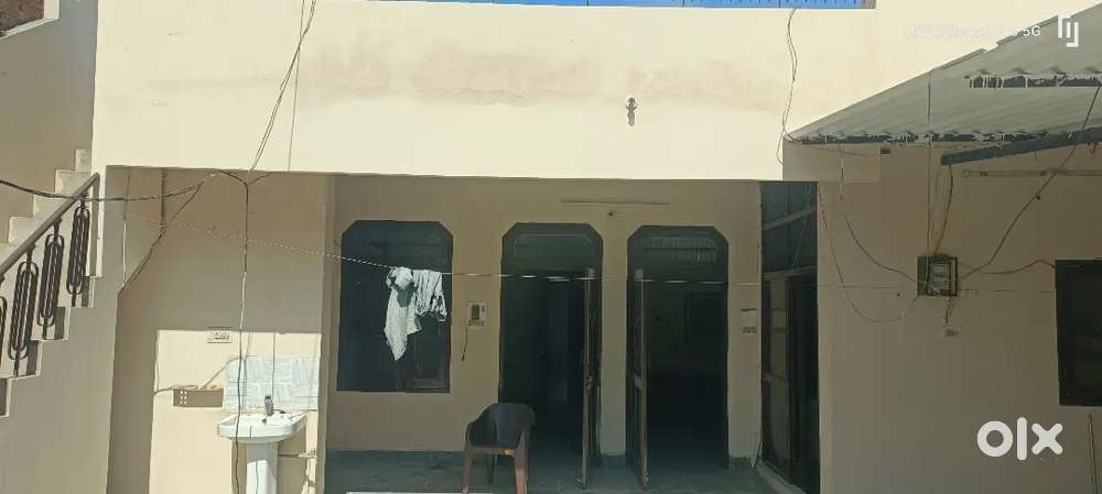 Tolet Independent two rooms on First floor