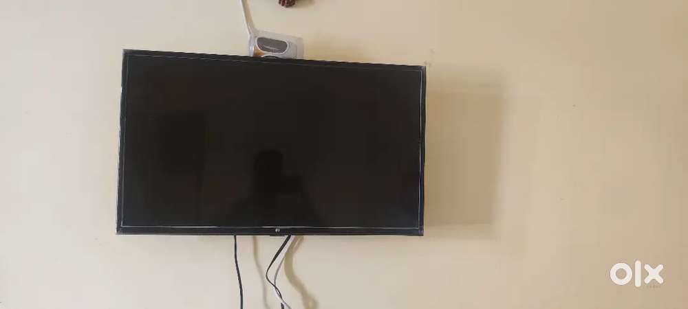 Mi 32-inch Smart TV for Sale – Excellent Condition!
