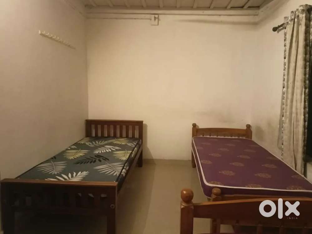 Gents hostel, Near sarita Savitha theatre, Highcourt junction