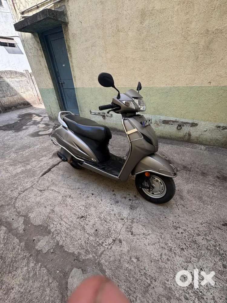 Activa 4G mat finish grey clour