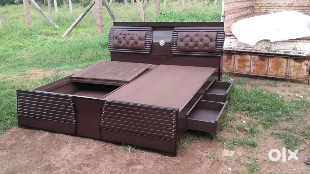 Bed 6x6 with storage with headbox will make new not old one
