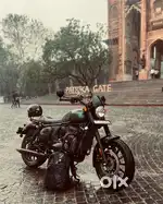 Yezdi Roadster Hunter Green