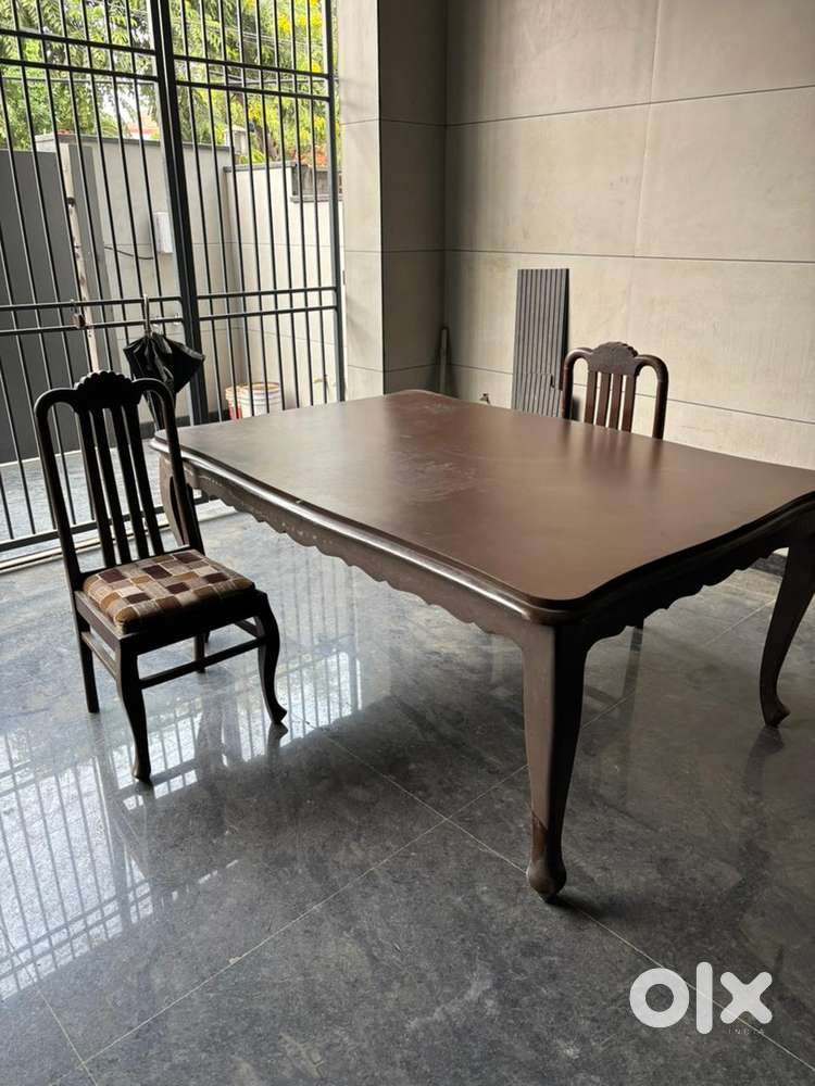 Dining table with chairs