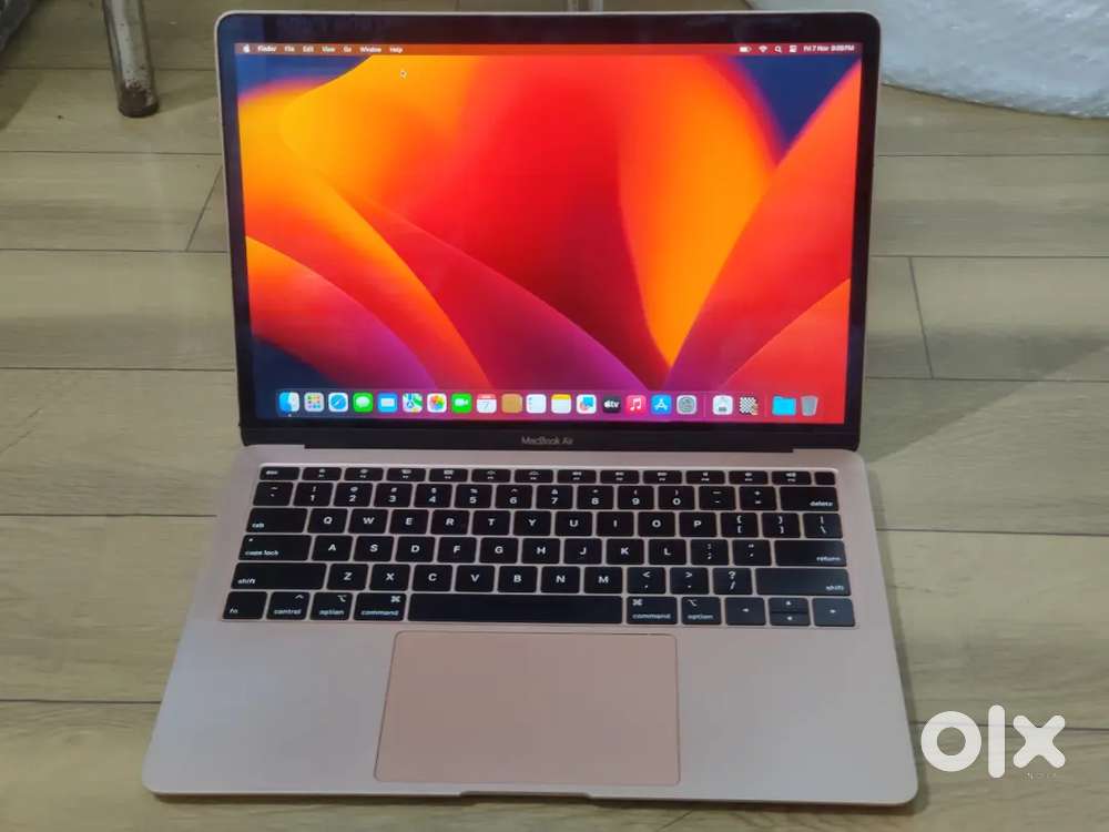 Apple Macbook Pro 2018  Intel Core i5 8GB Ram 128GB SSD GADGETZONE