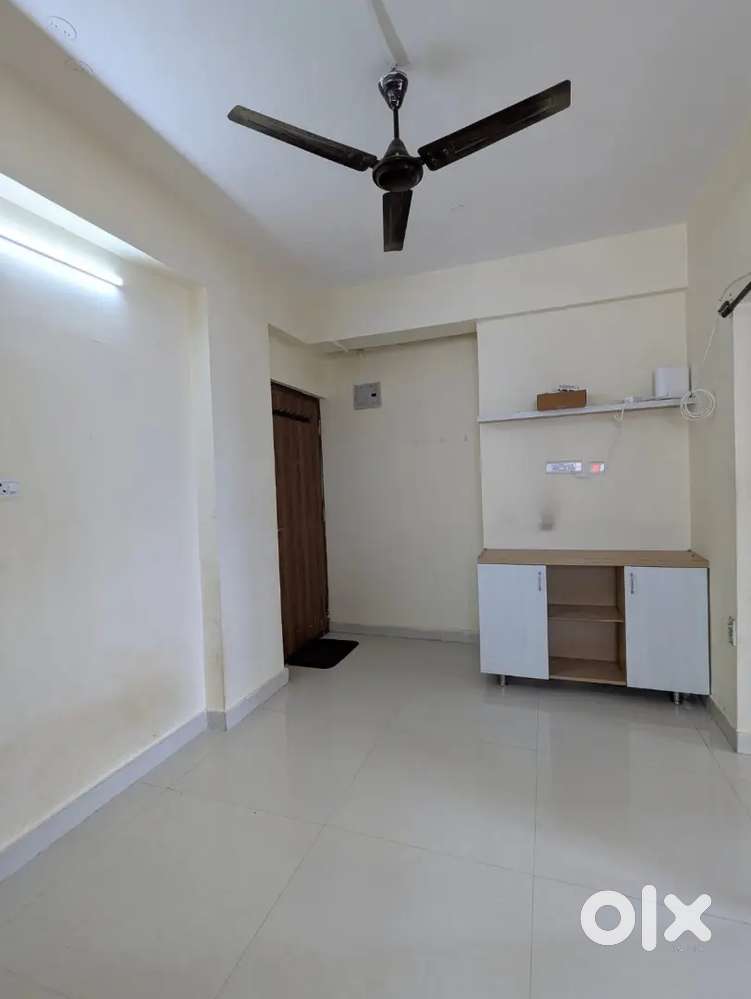 DD Colony 3 BHK flat for rent