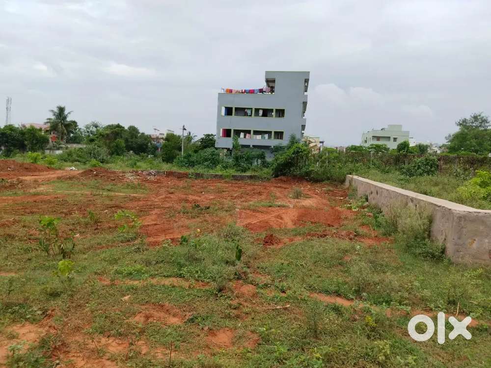 Sabbavaram junction 200 sq yards 30*60 North facing