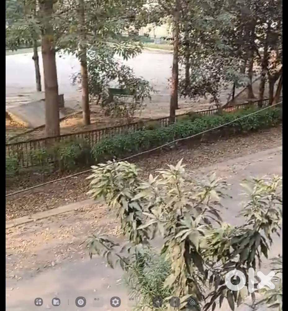 3bhk park facing 1st floor