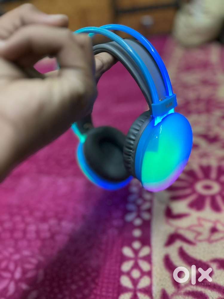 Rgb headphone