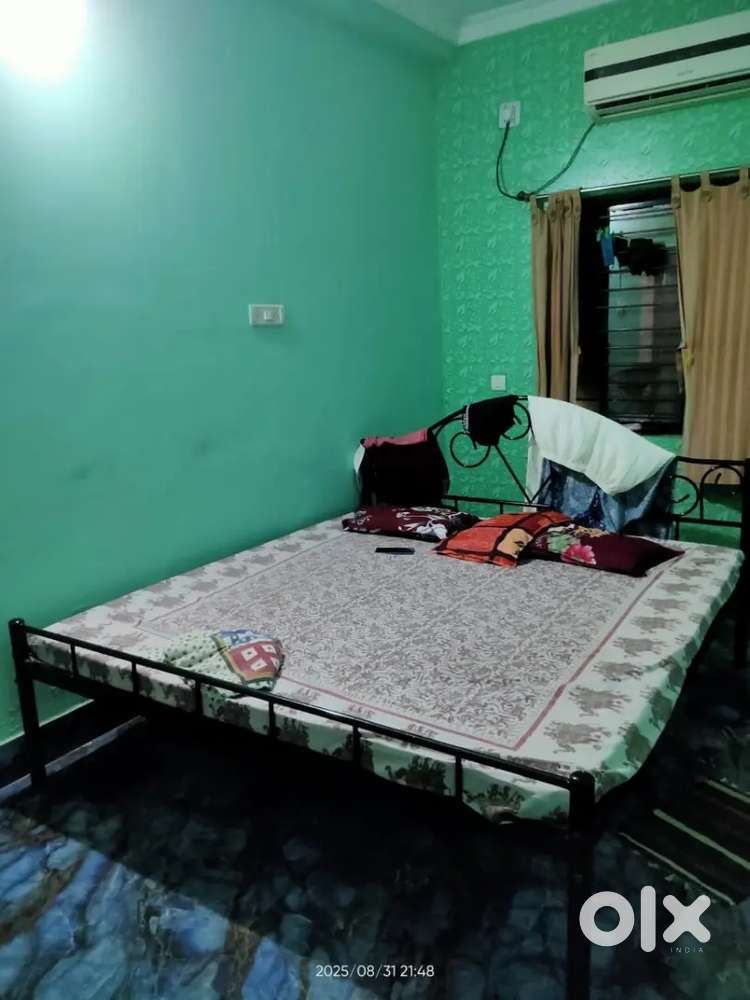 3 star voltas split ac & new Rod iron bed
