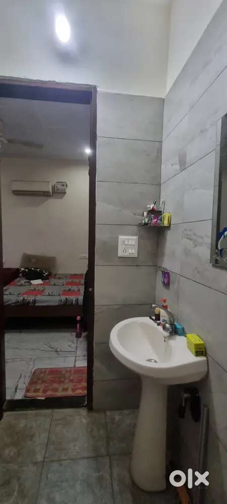 1bhk kothi 1st floor available for rent sector 124 new sunny enclave