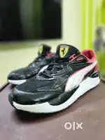 (Size UK-10)FERRARI Puma shoe with license