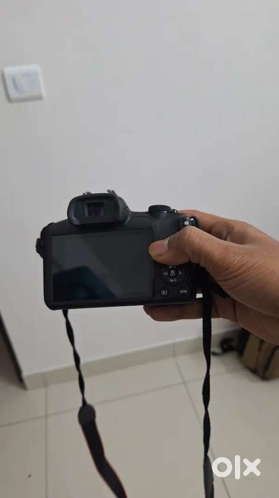 Mint Canon R100 Mirrorless