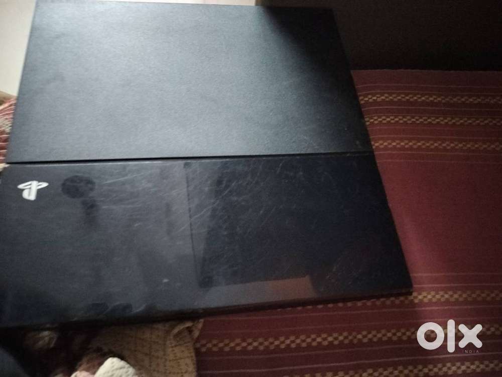 PS4 500 GB one controller warranty seal intact