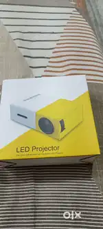 New un used projector with Bluetooth headphones boat og