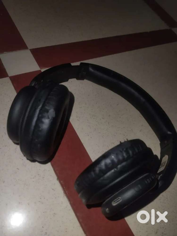 Boat Rokerz headphone