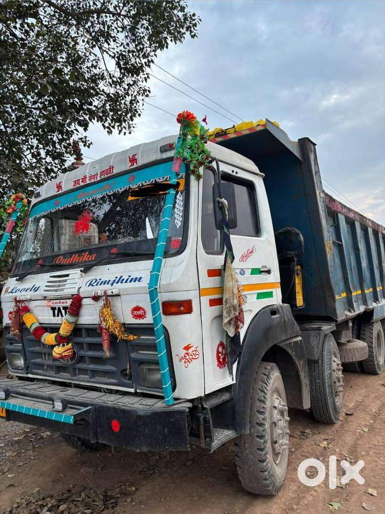 HYVA TATA MOTORS 12 wheels