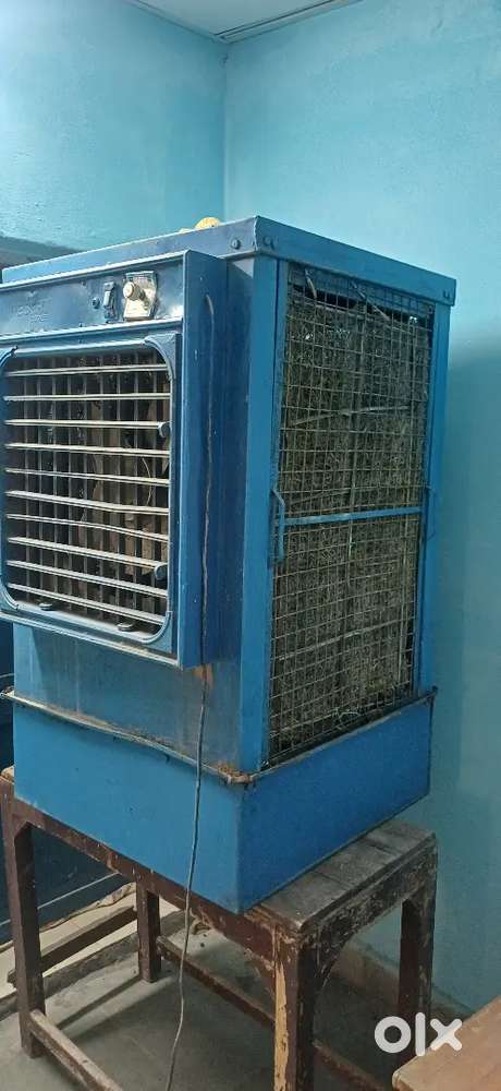 Cooler big size iron body good condition